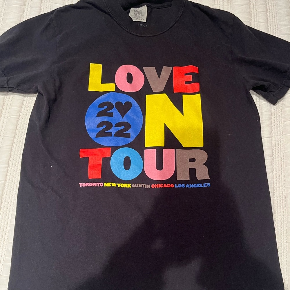 HARRY STYLES LOVE ON TOUR 2023 BLACK TEE, SIZE SMALL, WORN ONCE, GREAT CONDITION